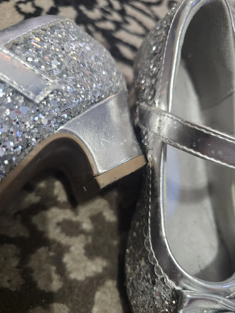 Girls Silver Glitter Mary Jane Dress Shoes